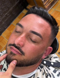 CORTE + LIMPEZA SOBRANCELHA